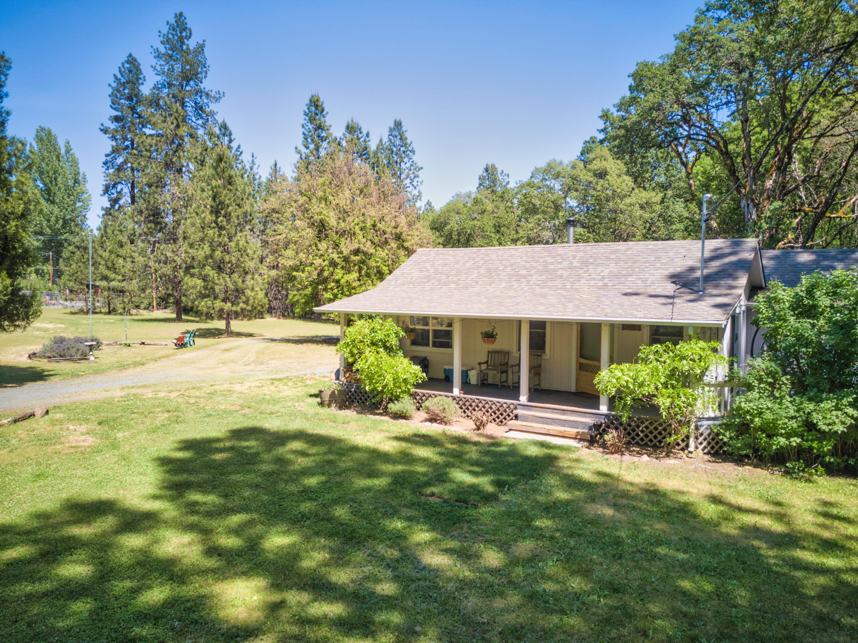 1862 Pine Grove Road Rogue River, OR 97537 - Photo 2 of 24 Pine Grove-9