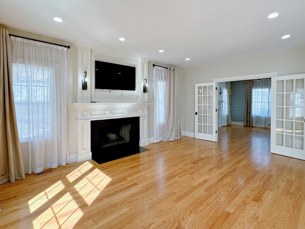 9 Vine Street Newton, MA 02467 - Photo 7 of 42