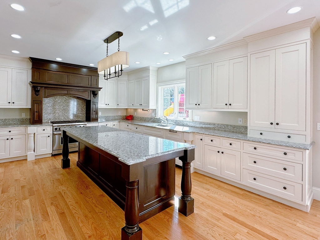 9 Vine Street Newton, MA 02467 - Photo 10 of 42