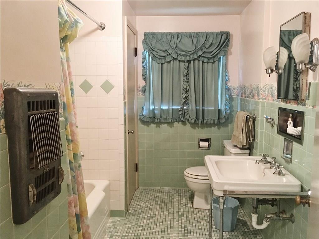 2859 Brodhead Road Aliquippa, PA 15001 - Photo 19 of 23 FULL BATH - Located off the Living Room and between Bedroom 2 and Bedroom 3. Great retro feel.