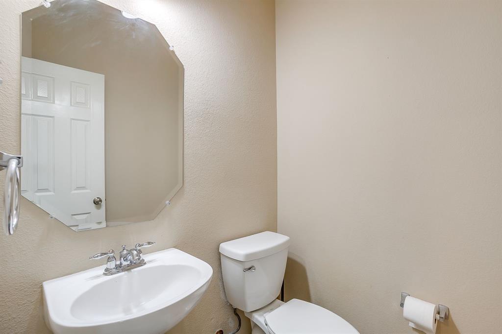 3601 Hudgins Ranch Road Fort Worth, TX 76262 - Photo 13 of 40 half bath 1st floor