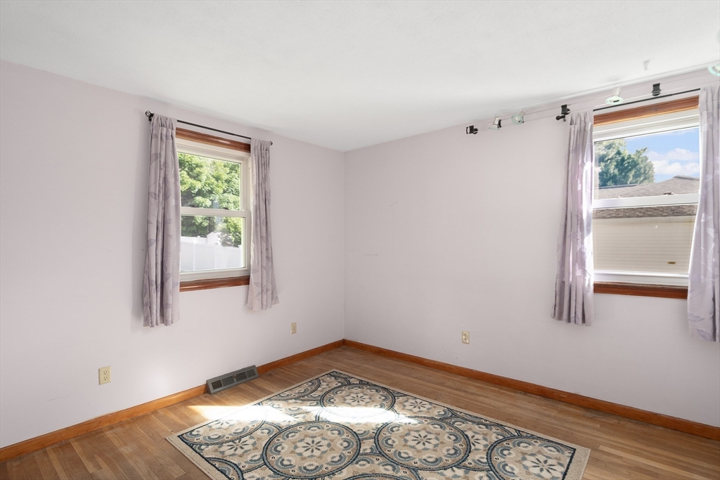 32 Arapahoe Road Bellingham, MA 02019 - Photo 17 of 32