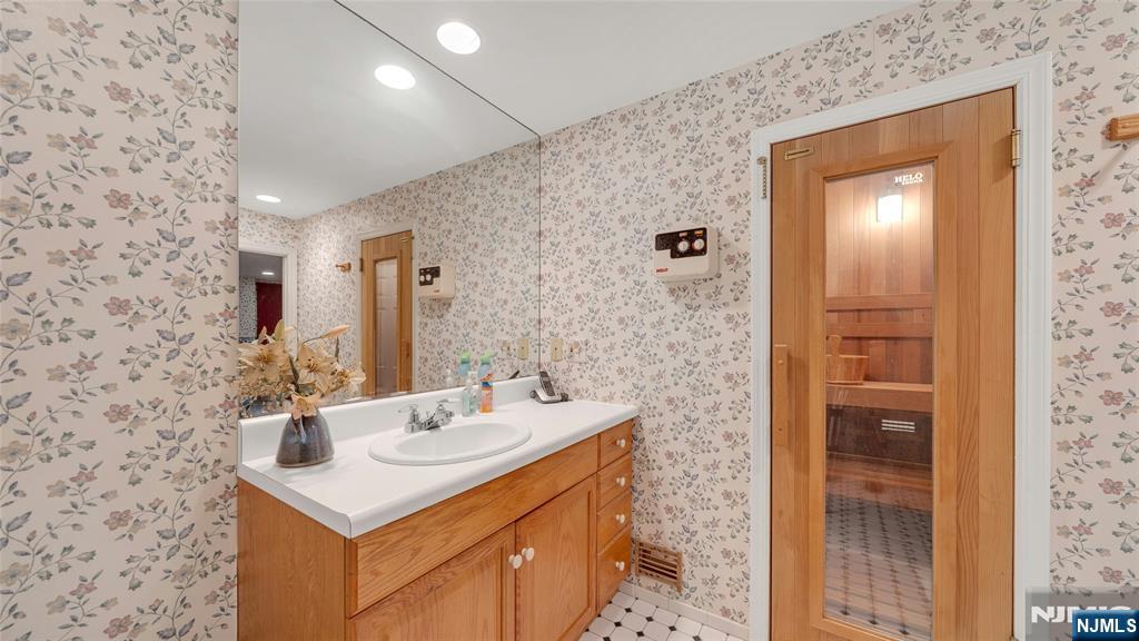 11 Lower Cross Road Saddle River, NJ 07458 - Photo 25 of 35