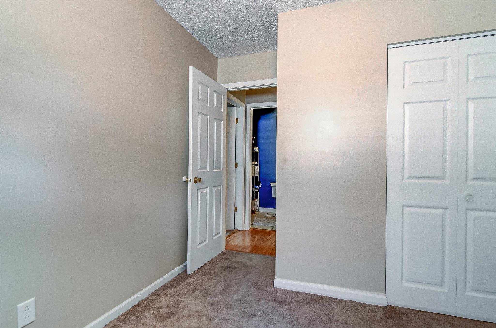 1824 Stonehenge Road Springfield, IL 62702 - Photo 17 of 26 Gallery Image 17