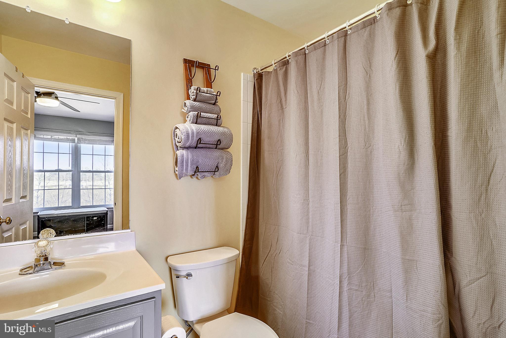 25309 Crossfield Drive Chantilly, VA 20152 - Photo 21 of 41