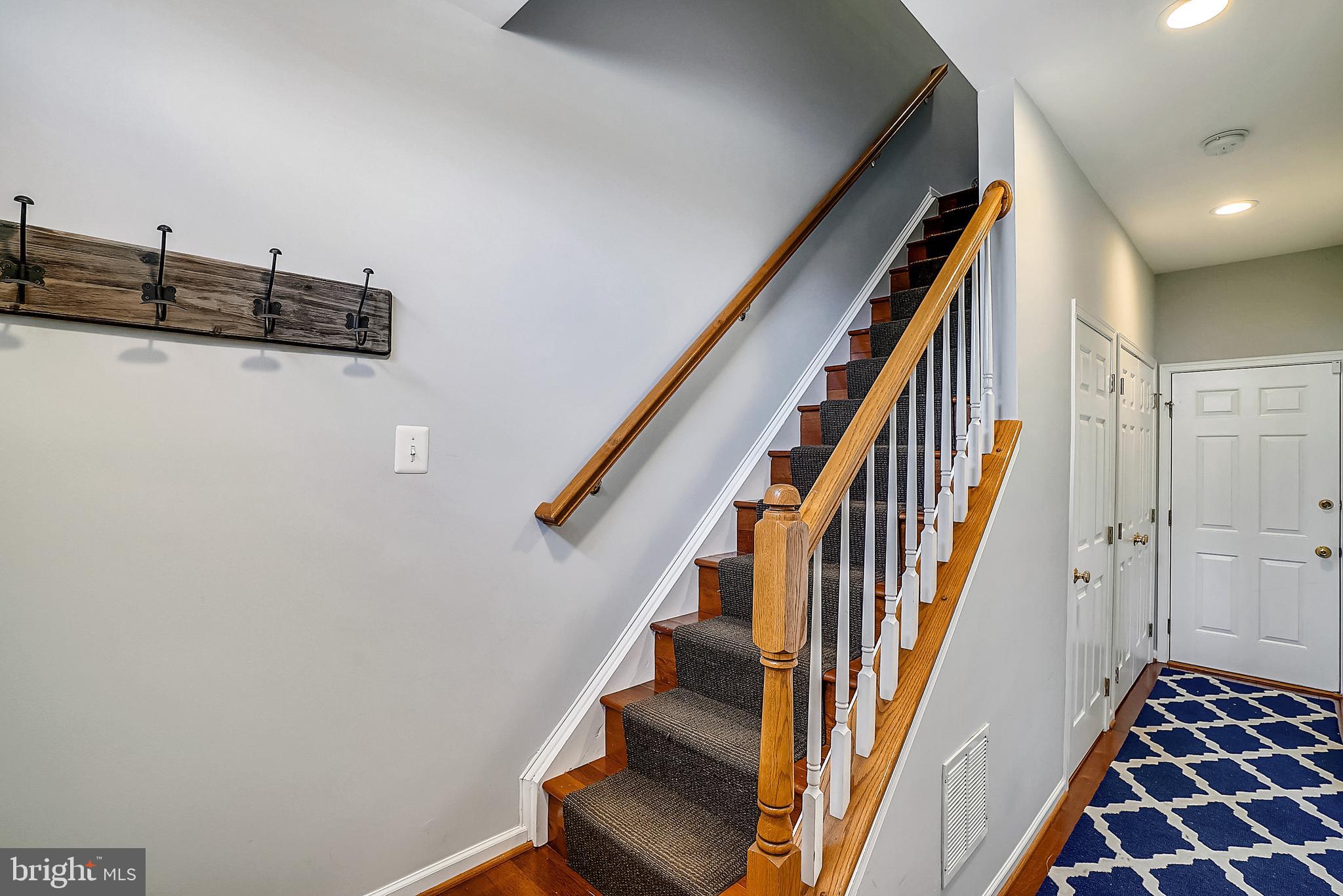 25309 Crossfield Drive Chantilly, VA 20152 - Photo 4 of 41