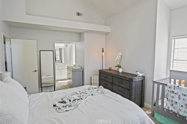 $459,000 | 18107 Erik Court, Unit 462, Canyon Country, CA 91387