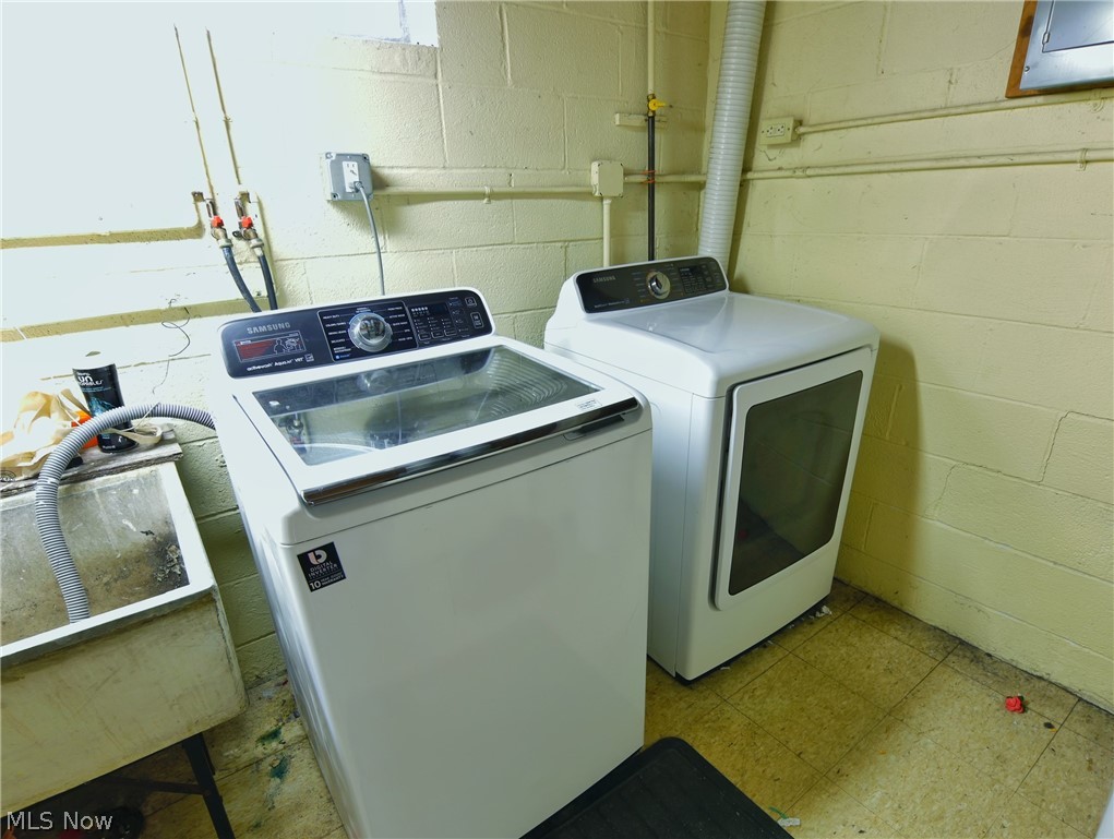 4378 Urban Road Cleveland, OH 44121 - Photo 23 of 24