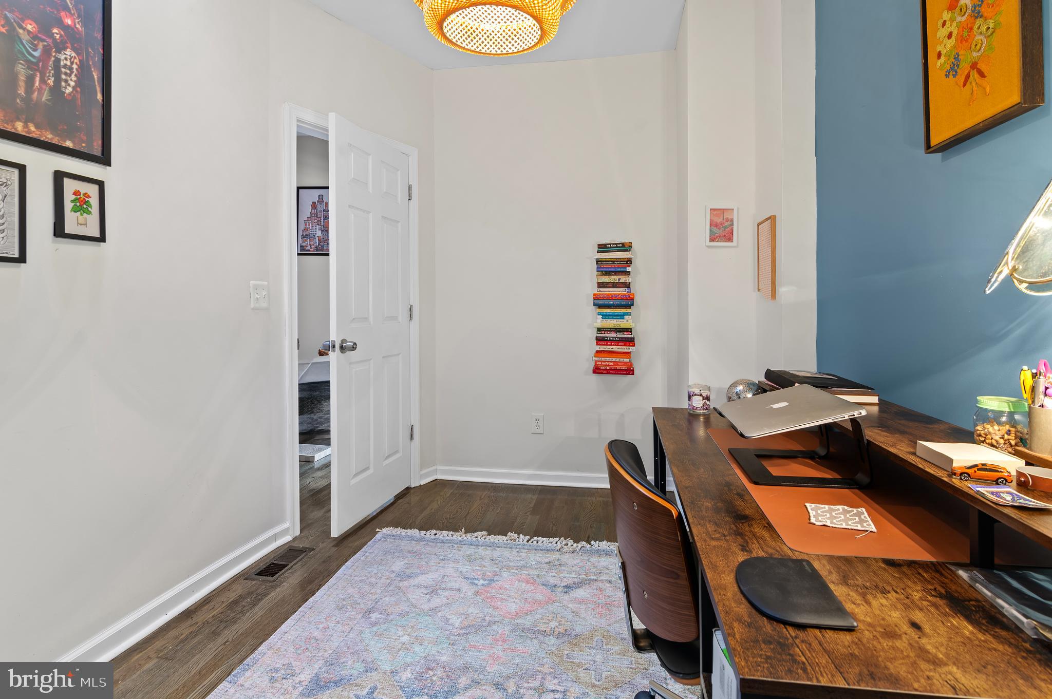 505 South Lehigh Street Baltimore, MD 21224 - Photo 15 of 25 a room with furniture and a window