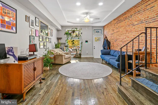 a very nice looking room with many windows