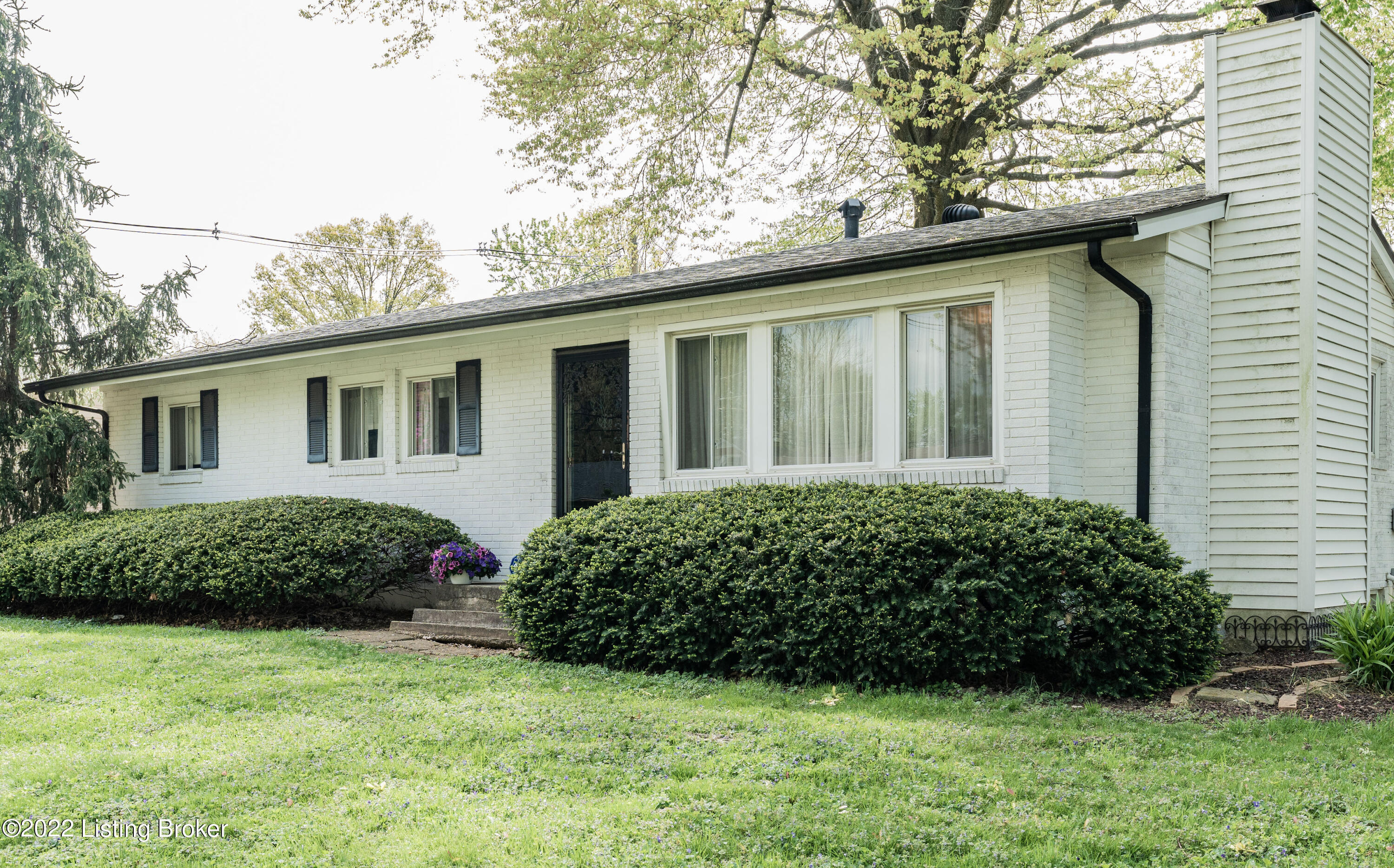3330 Radiance Road Louisville, KY 40220 - Photo 1 of 31 Front View1