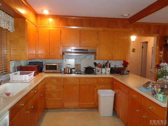 1004 Rivershore Road Elizabeth City, NC 27909 - Photo 7 of 19 Kitchen with New Solid Surface Countertops