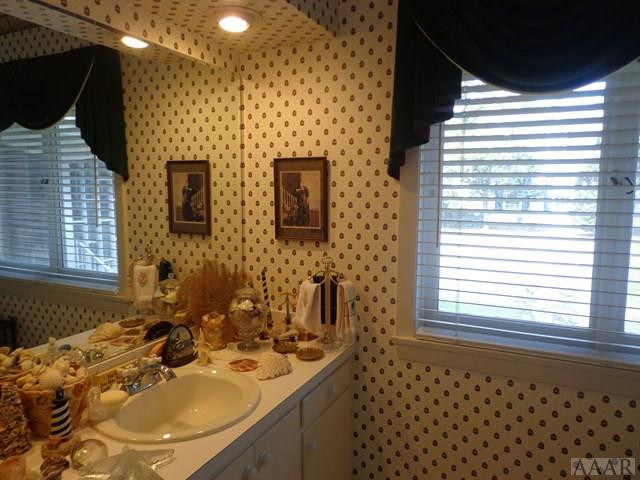 1004 Rivershore Road Elizabeth City, NC 27909 - Photo 9 of 19 Half Bath