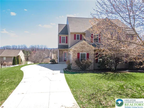 $479,900 | 8376 Scenic View Drive, Breinigsville, PA 18031