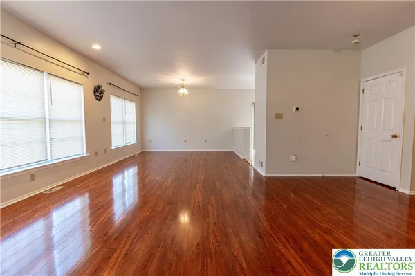 $479,900 | 8376 Scenic View Drive, Breinigsville, PA 18031
