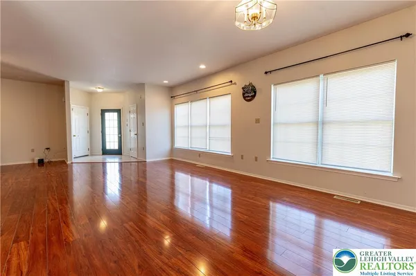 $479,900 | 8376 Scenic View Drive, Breinigsville, PA 18031
