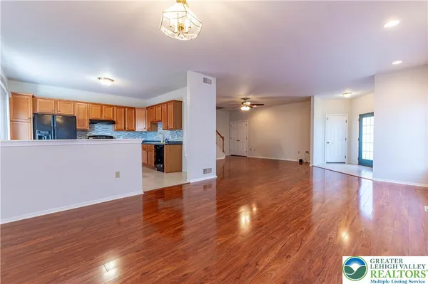 $479,900 | 8376 Scenic View Drive, Breinigsville, PA 18031