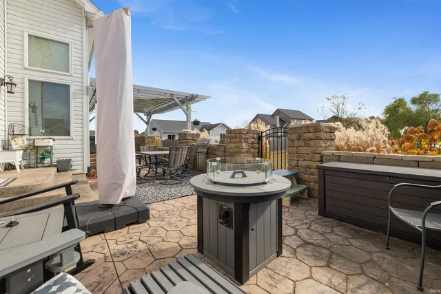 $424,900 | 9496 Dension Lane, New Haven, IN 46774