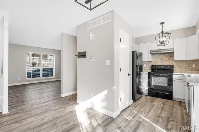 $160,000 | 10510 Briston Court, St. Louis, MO 63114