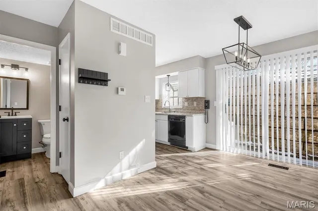 $160,000 | 10510 Briston Court, St. Louis, MO 63114