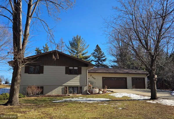 $328,000 | 400 Edgewood Drive, Glencoe, MN 55336