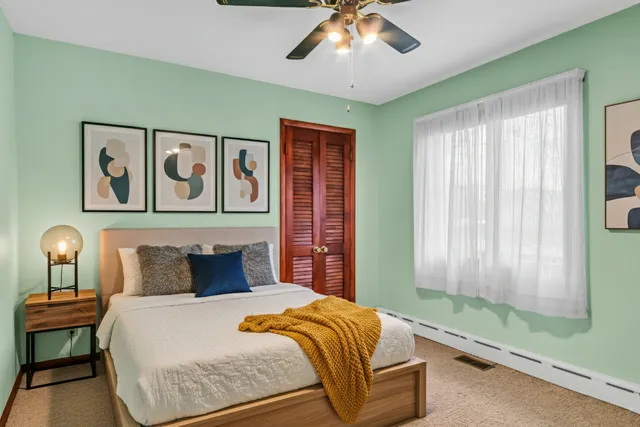 $250,000 | 41085 North 1st Street, Antioch, IL 60002