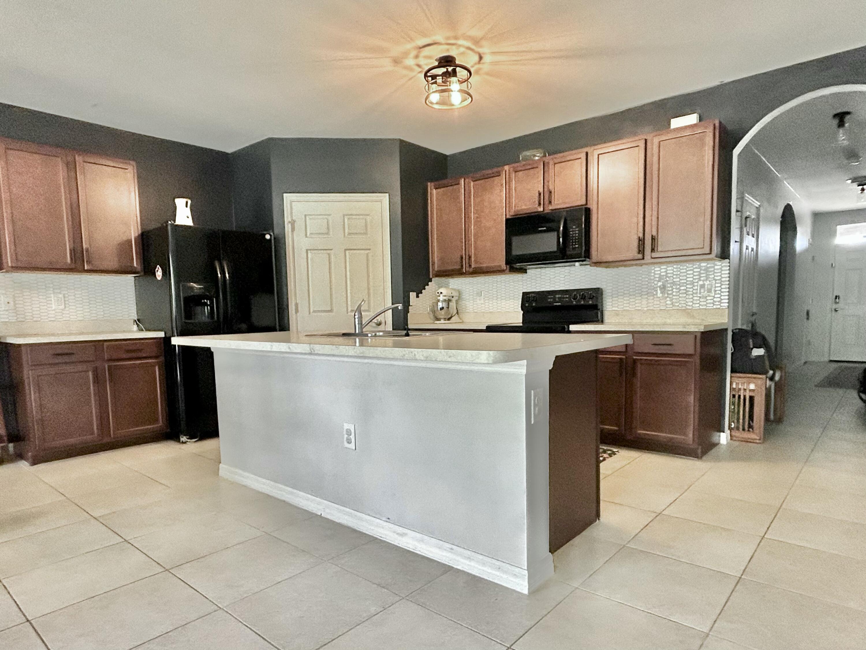 8519 Morris Road Fort Myers, FL 33967 - Photo 11 of 19 IMG_20250529_173403 (6)