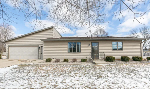 $204,500 | 2211 Virginia Drive, Manitowoc, WI 54220