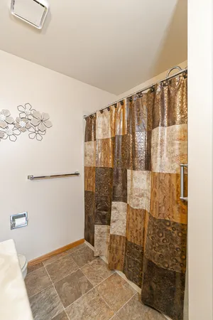 $204,500 | 2211 Virginia Drive, Manitowoc, WI 54220