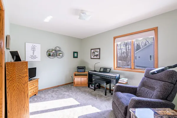 $204,500 | 2211 Virginia Drive, Manitowoc, WI 54220