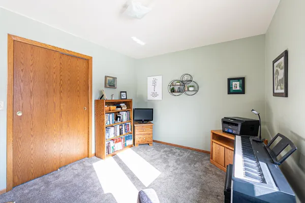 $204,500 | 2211 Virginia Drive, Manitowoc, WI 54220