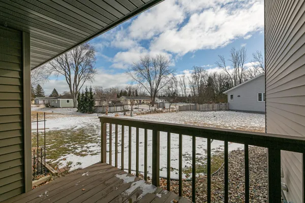 $204,500 | 2211 Virginia Drive, Manitowoc, WI 54220