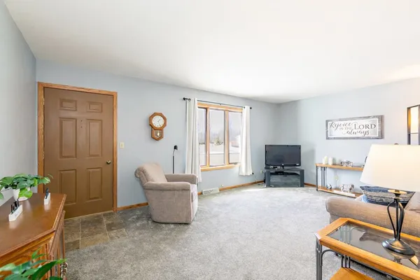 $204,500 | 2211 Virginia Drive, Manitowoc, WI 54220