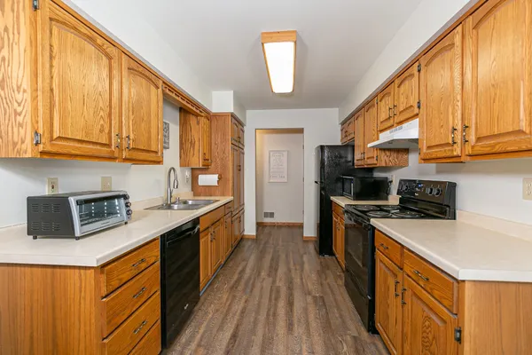 $204,500 | 2211 Virginia Drive, Manitowoc, WI 54220