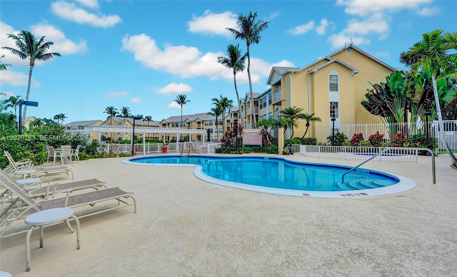 6292 La Costa Drive, Unit M Boca Raton, FL 33433 - Photo 9 of 10