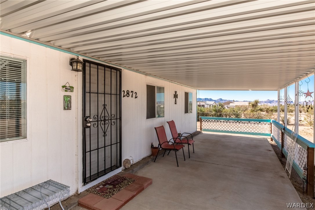2872 McConnico Road Golden Valley, AZ 86413 - Photo 11 of 47 Nice Front Entrance.