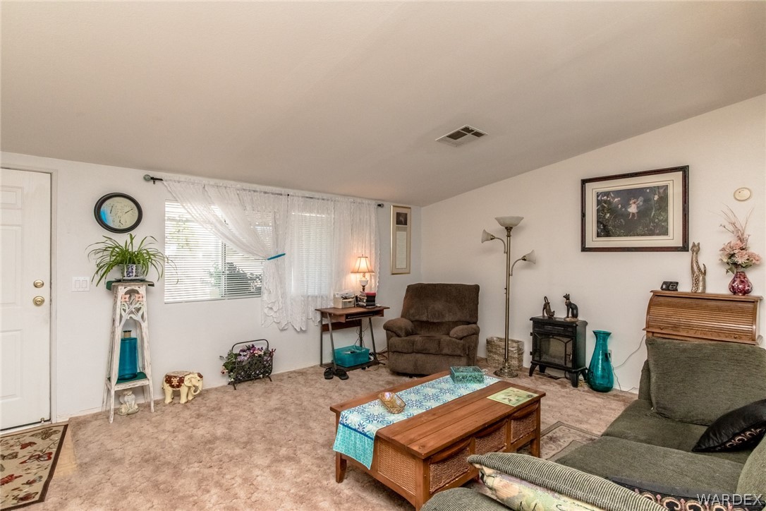 2872 McConnico Road Golden Valley, AZ 86413 - Photo 13 of 47 Living Room.