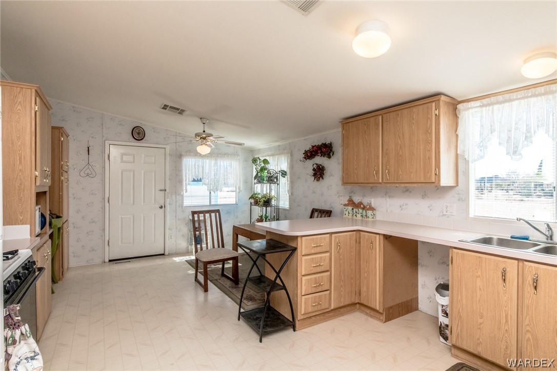 2872 McConnico Road Golden Valley, AZ 86413 - Photo 19 of 47 Kitchen with Dining.