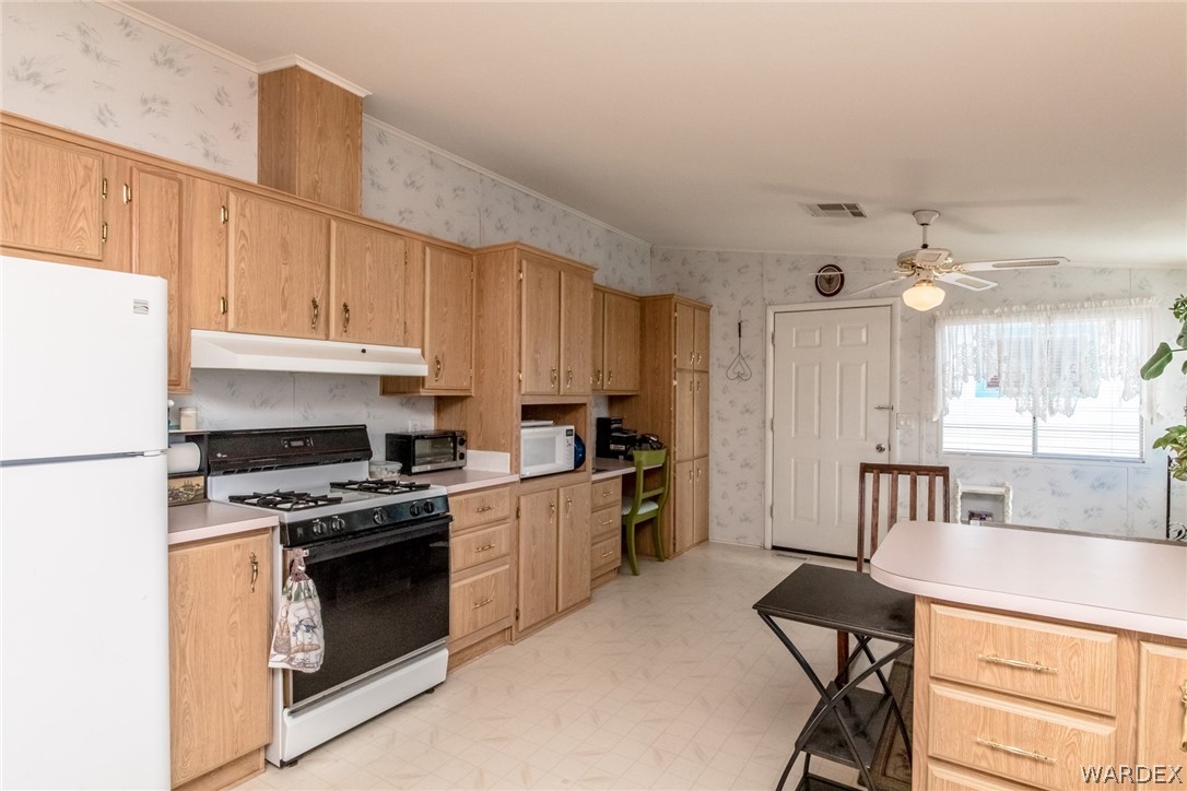 2872 McConnico Road Golden Valley, AZ 86413 - Photo 20 of 47 Kitchen.