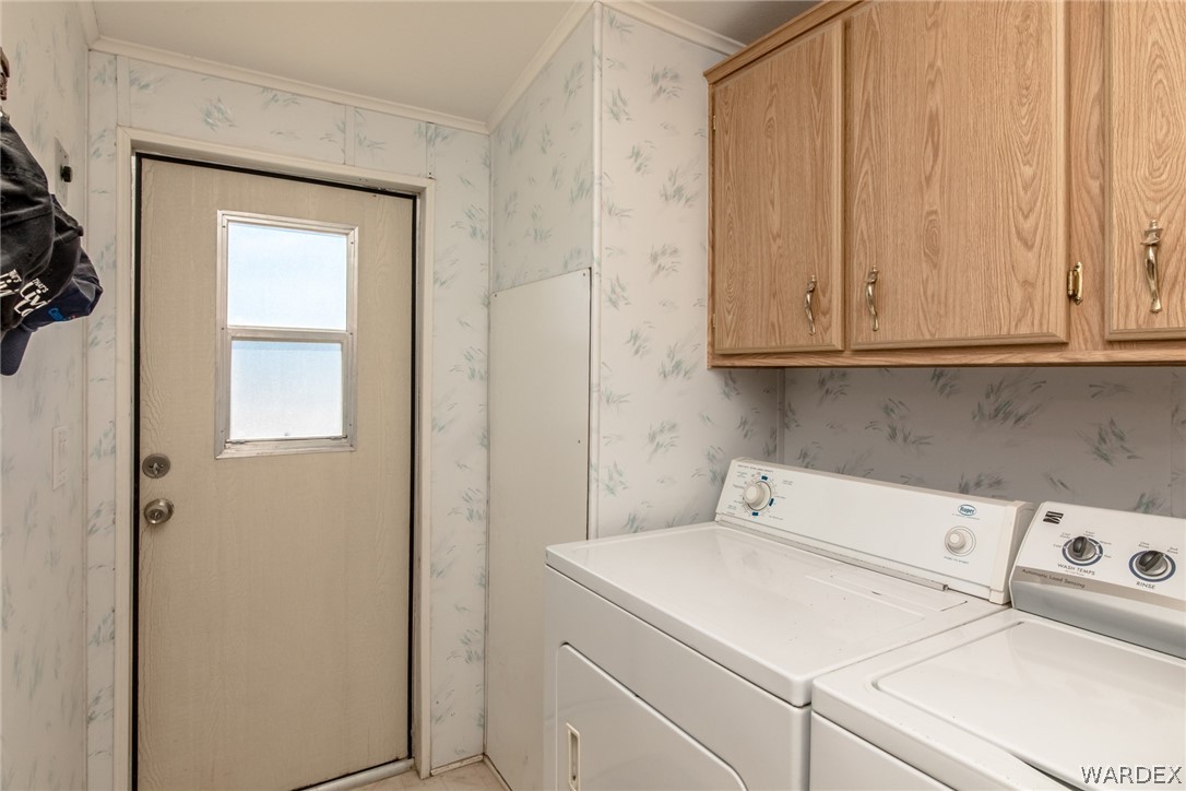 2872 McConnico Road Golden Valley, AZ 86413 - Photo 33 of 47 laundry Room.