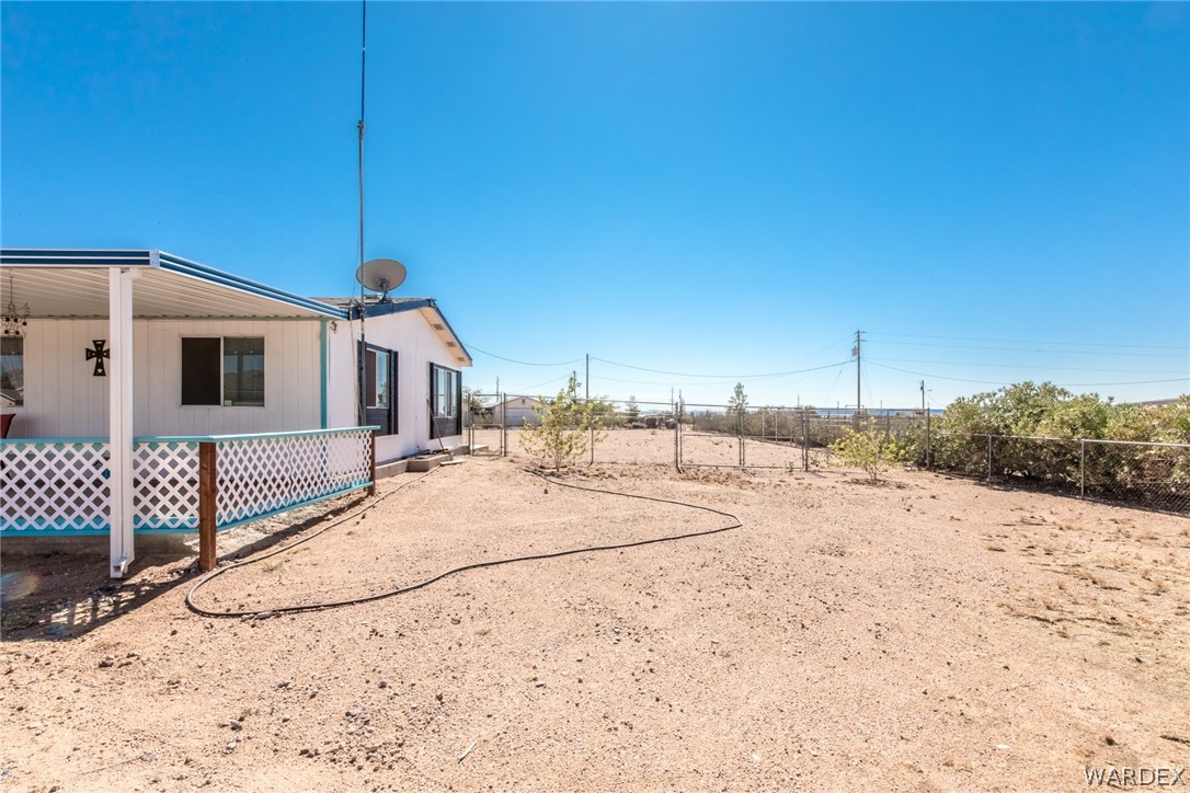 2872 McConnico Road Golden Valley, AZ 86413 - Photo 9 of 47 Right Side View