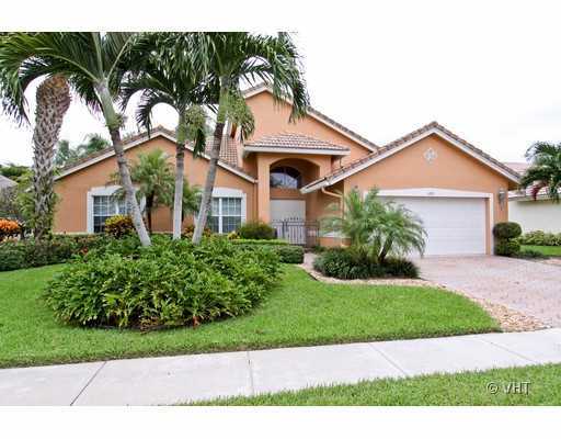 6889 Sun River Road Boynton Beach, FL 33437 - Photo 1 of 8 Primary Photo