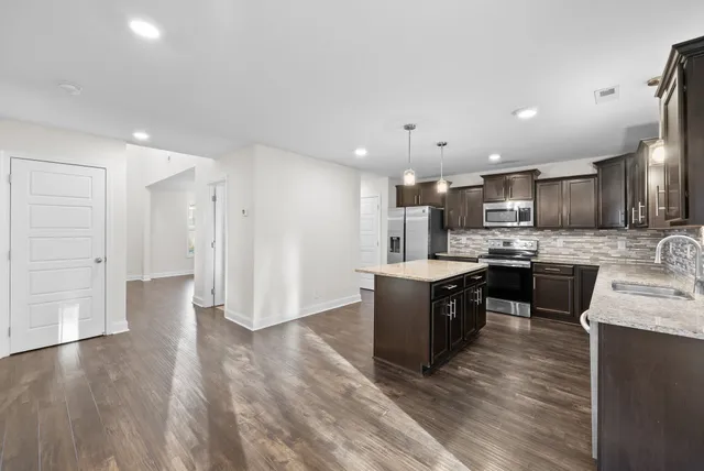 $1,900 | 2897 Teakwood Drive, Clarksville, TN 37040