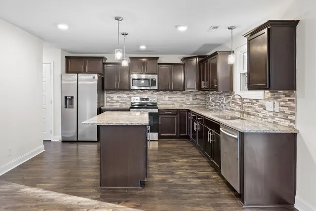 $1,900 | 2897 Teakwood Drive, Clarksville, TN 37040