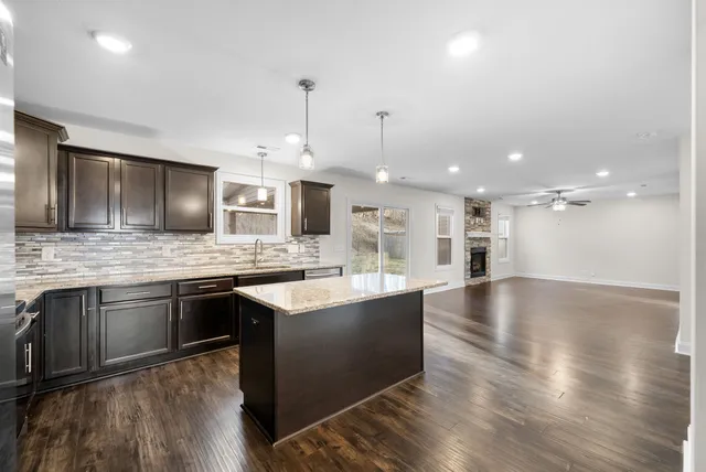 $1,900 | 2897 Teakwood Drive, Clarksville, TN 37040