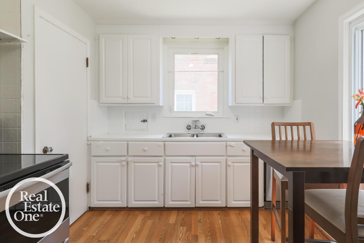 491 Bournemouth Road Grosse Pointe, MI 48236 - Photo 7 of 23 50180163-3e8184cf-274b-4d23-869e-4897e73357e2.JPG