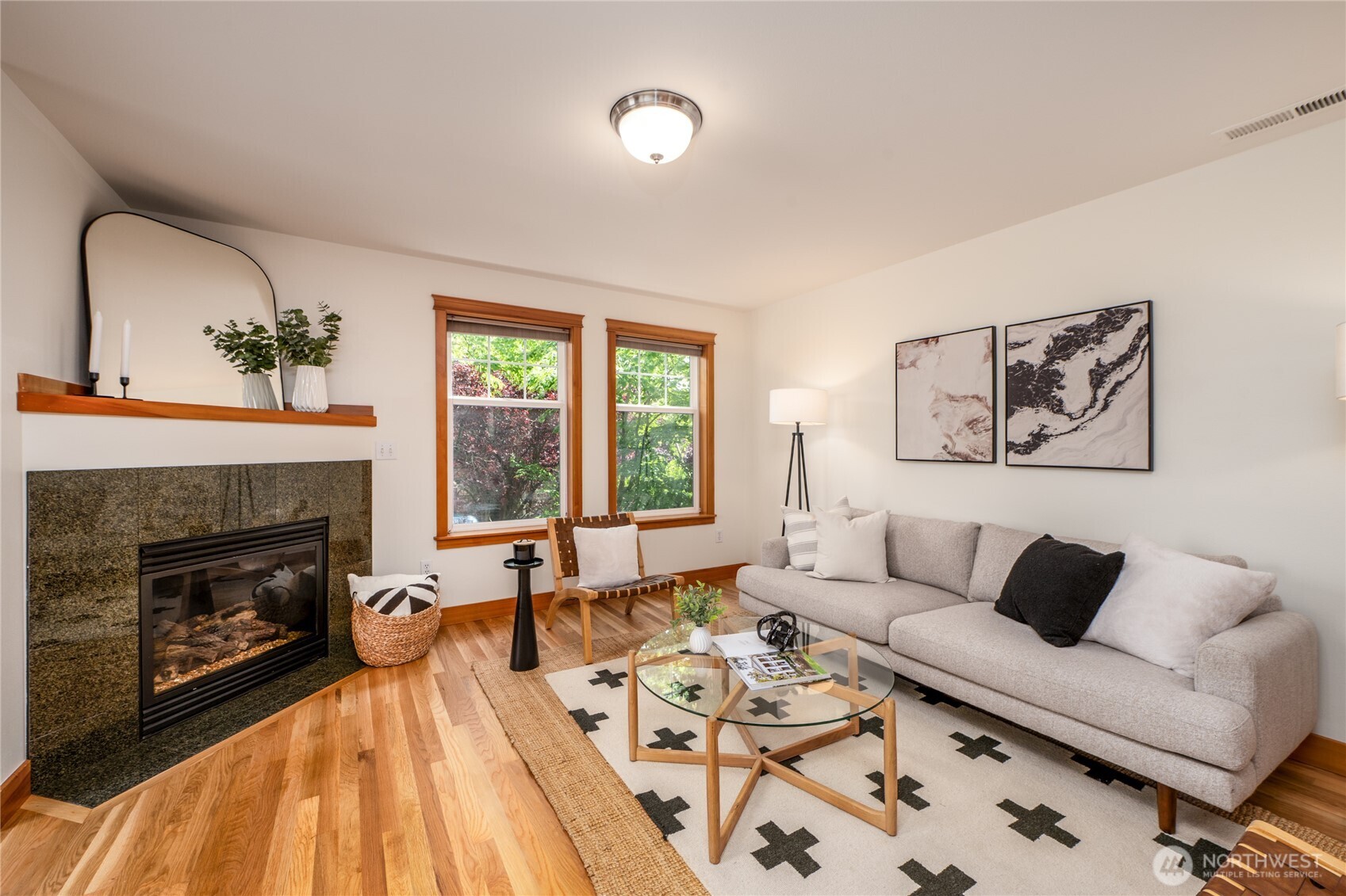 8517 Stone Avenue North, Unit B Seattle, WA 98103 - Photo 9 of 24