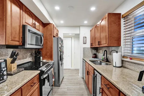 $350,000 | 801 South Federal Highway, Unit PH14, Pompano Beach, FL 33062