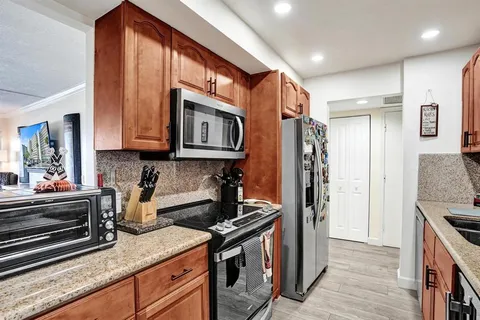 $350,000 | 801 South Federal Highway, Unit PH14, Pompano Beach, FL 33062