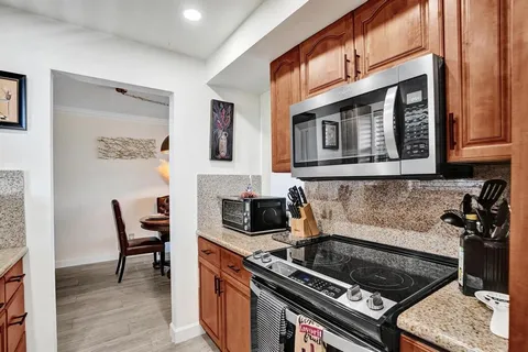 $350,000 | 801 South Federal Highway, Unit PH14, Pompano Beach, FL 33062